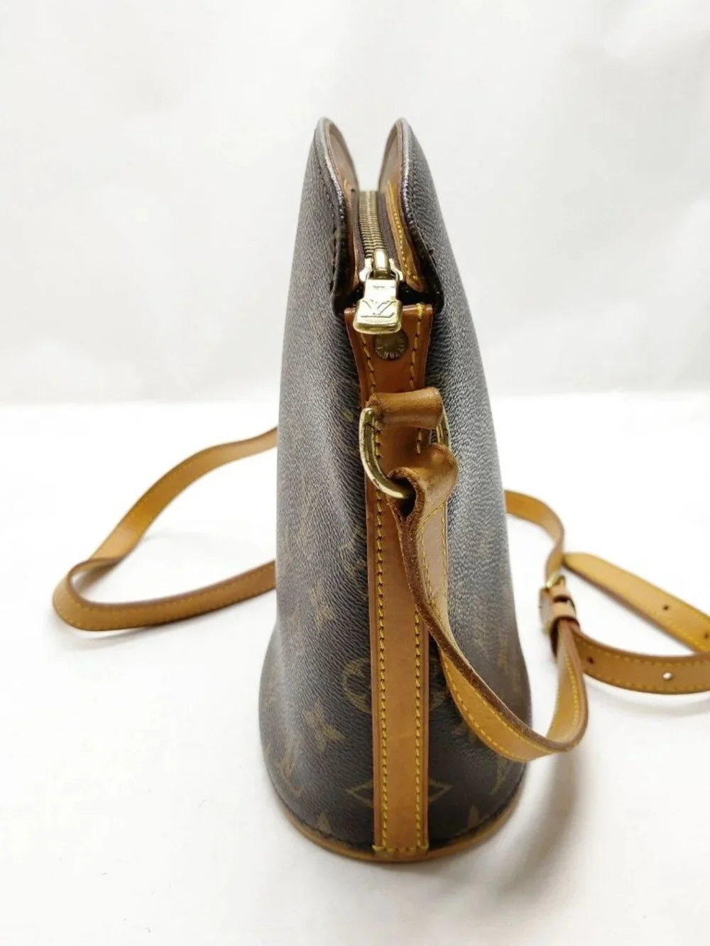 Authentic Louis Vuitton Drouot Monogram Canvas Crossbody Bag Vintage